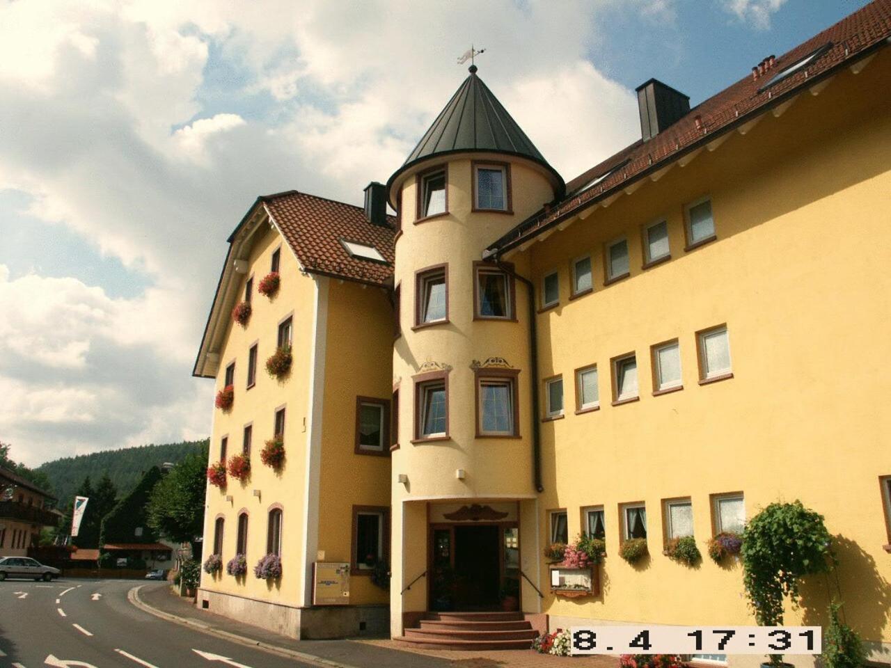 Hotel Zum Engel Меспелбрун Екстериор снимка