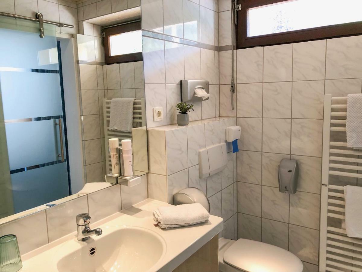 Hotel Zum Engel Меспелбрун Екстериор снимка